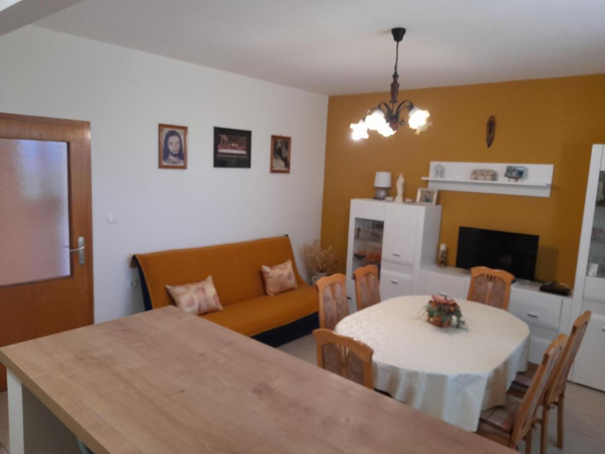 דירות סנג' Apartman Lipa מראה חיצוני תמונה